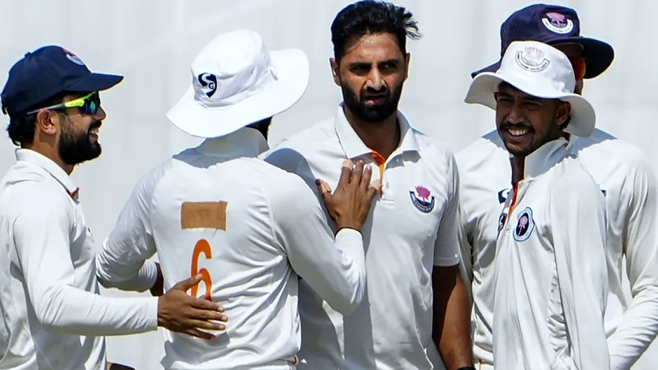 Heaphy 90* Saves Skin, Nabi Three-Fer Blunts India A; UPI Fans Watch Casino Odds